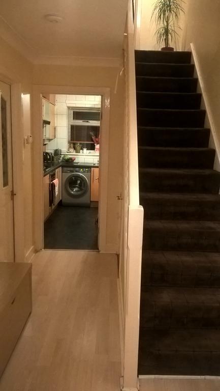 Homestay Oakridge Crescent Пейзли Екстериор снимка