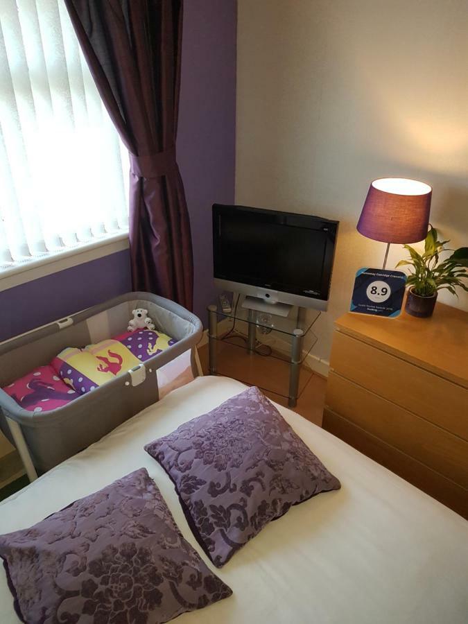 Homestay Oakridge Crescent Пейзли Екстериор снимка