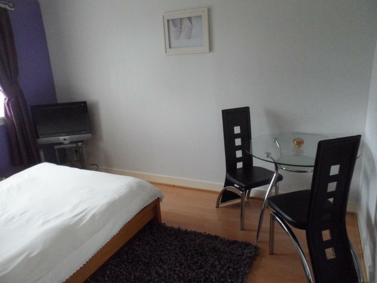 Homestay Oakridge Crescent Пейзли Екстериор снимка